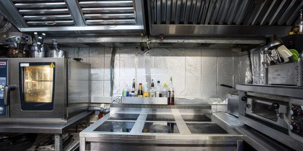 Limpiezas Campanas Extractoras de Cocinas Nambroca · Cocina de Hoteles